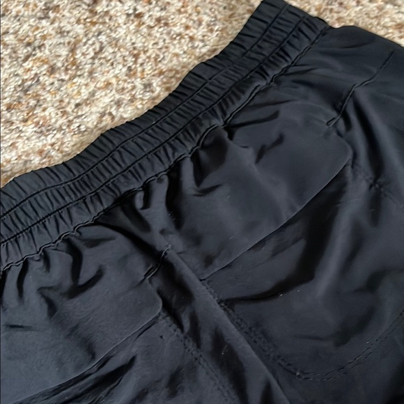 Tommy Bahama Island Zone Performance Black Mini Skort - Size Medium - Picture 12 of 14